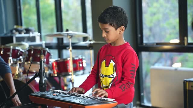 Celebrating the Harmony of Learning: Soundtrack Cafe’s Music Workshop for Kids​